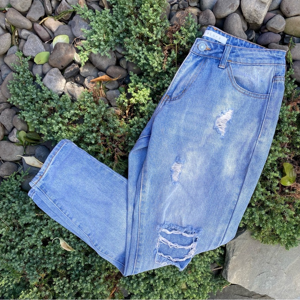 Nature Women’s Distressed Jeans